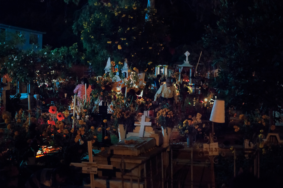 Diad de muertos, Xoxocotlan cemetery